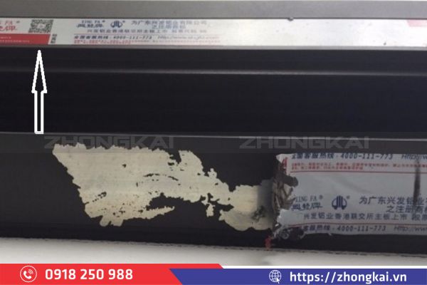 Nhôm kém chất lượng bong tróc sơn