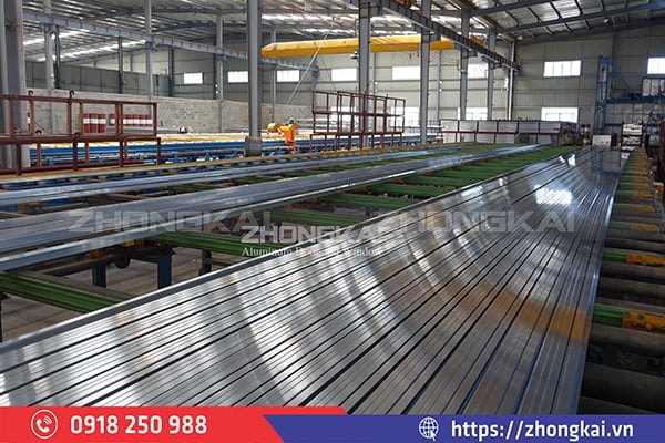 1 Cây Nhôm Xingfa Nặng Bao Nhiêu Kg?